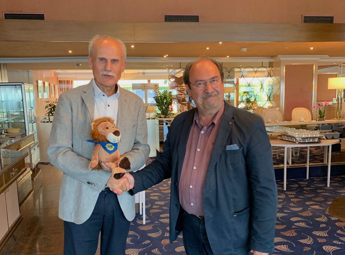 Frank Behrens ist neuer Präsident des Lionsclub Lübecker Bucht Frank Behrens ist neuer Präsident des Lions Club Lübecker Bucht