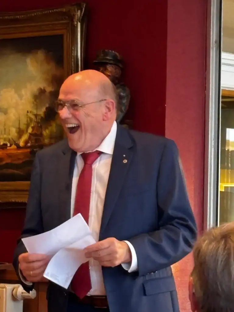 Amtsübergabe beim Lions Club Lübecker Bucht – Bernd übernimmt das Ruder