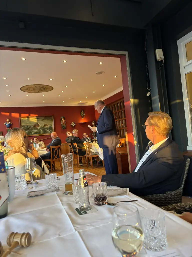 Amtsübergabe beim Lions Club Lübecker Bucht – Bernd übernimmt das Ruder