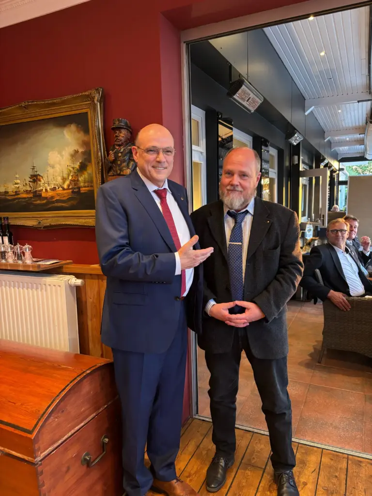 Amtsübergabe beim Lions Club Lübecker Bucht – Bernd übernimmt das Ruder